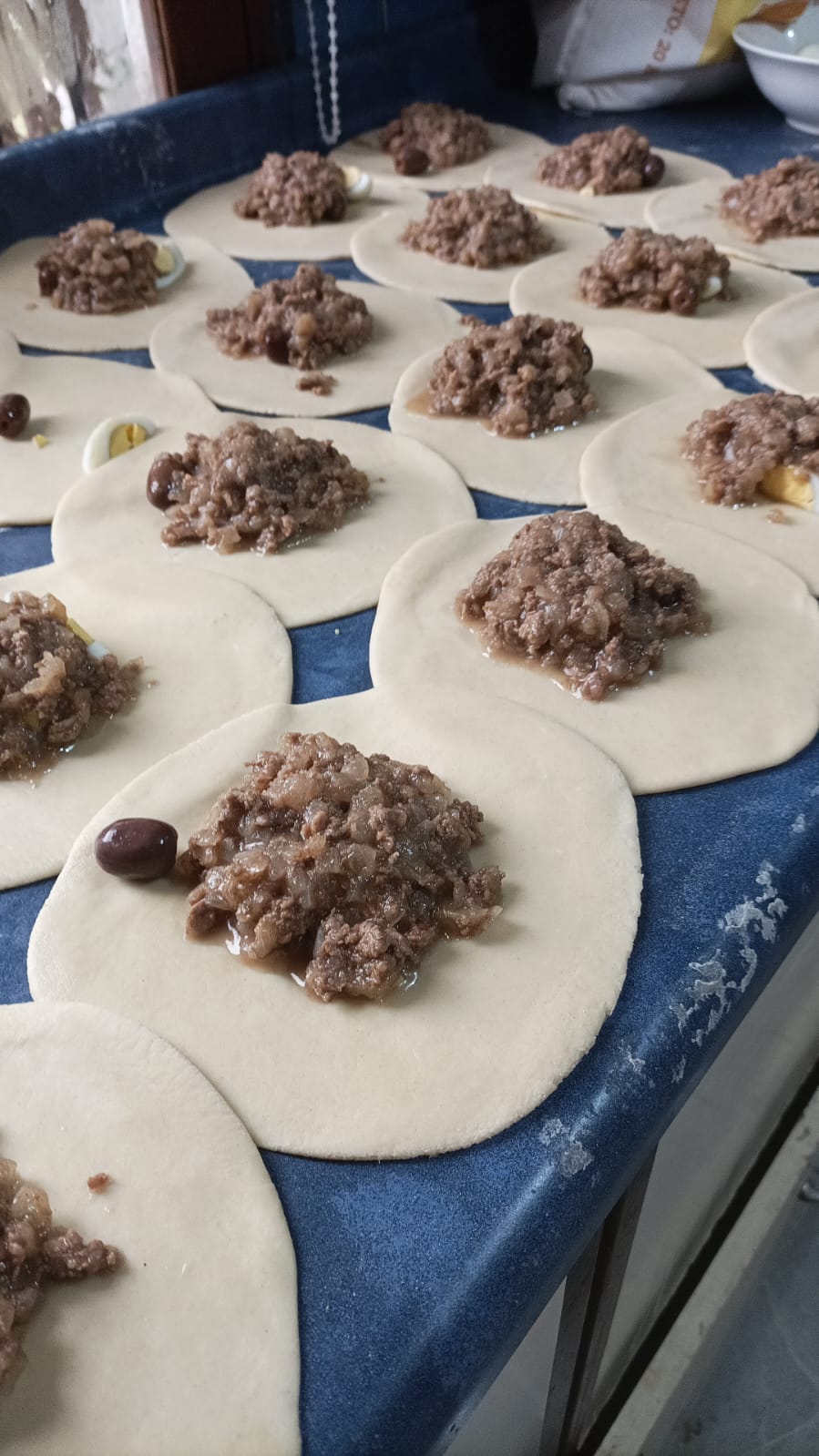 Pino casero preparado a mano para las empanadas Ponchelí